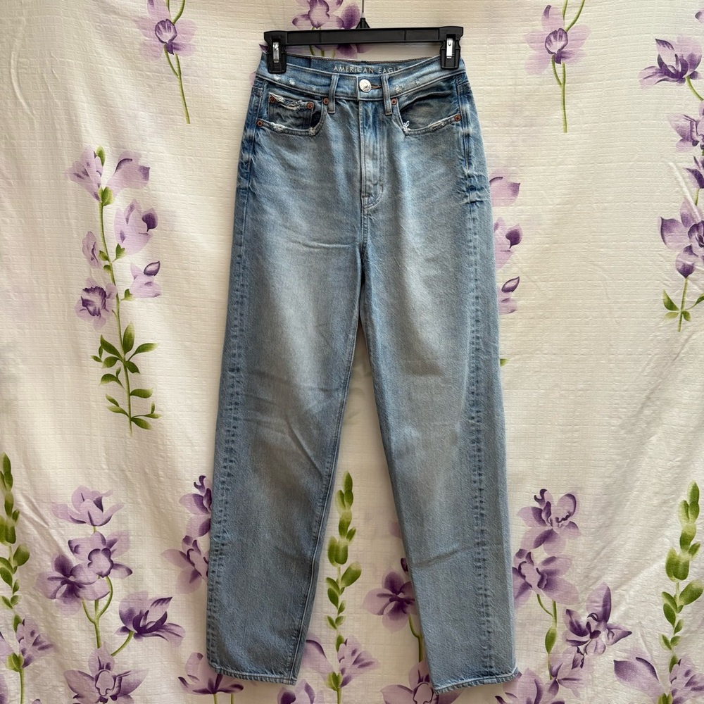 American Eagle High Waisted Medium Wash Baggy Straight Leg Jeans